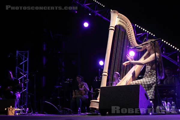 JOANNA NEWSOM - 2010-05-31 - PARIS - Espace Charlie Parker - Grande Halle - 